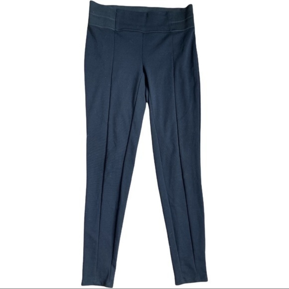 Daisy Fuentes size small black pants with spandex fitted skinny pants flattering